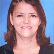 Profesora preescolar brindo nivelación y estimulación a niños de 0 a 8 años